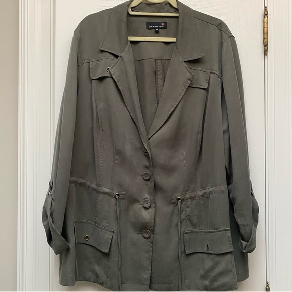Laura Plus Lightweight 100% Tencel Jacket in Olive Green - Picture 2 of 9